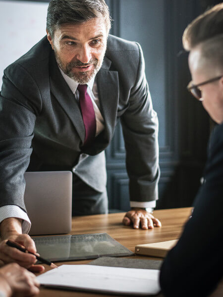 Los libros dicen qué hacer, el experto sabe qué NO se debe hacer.